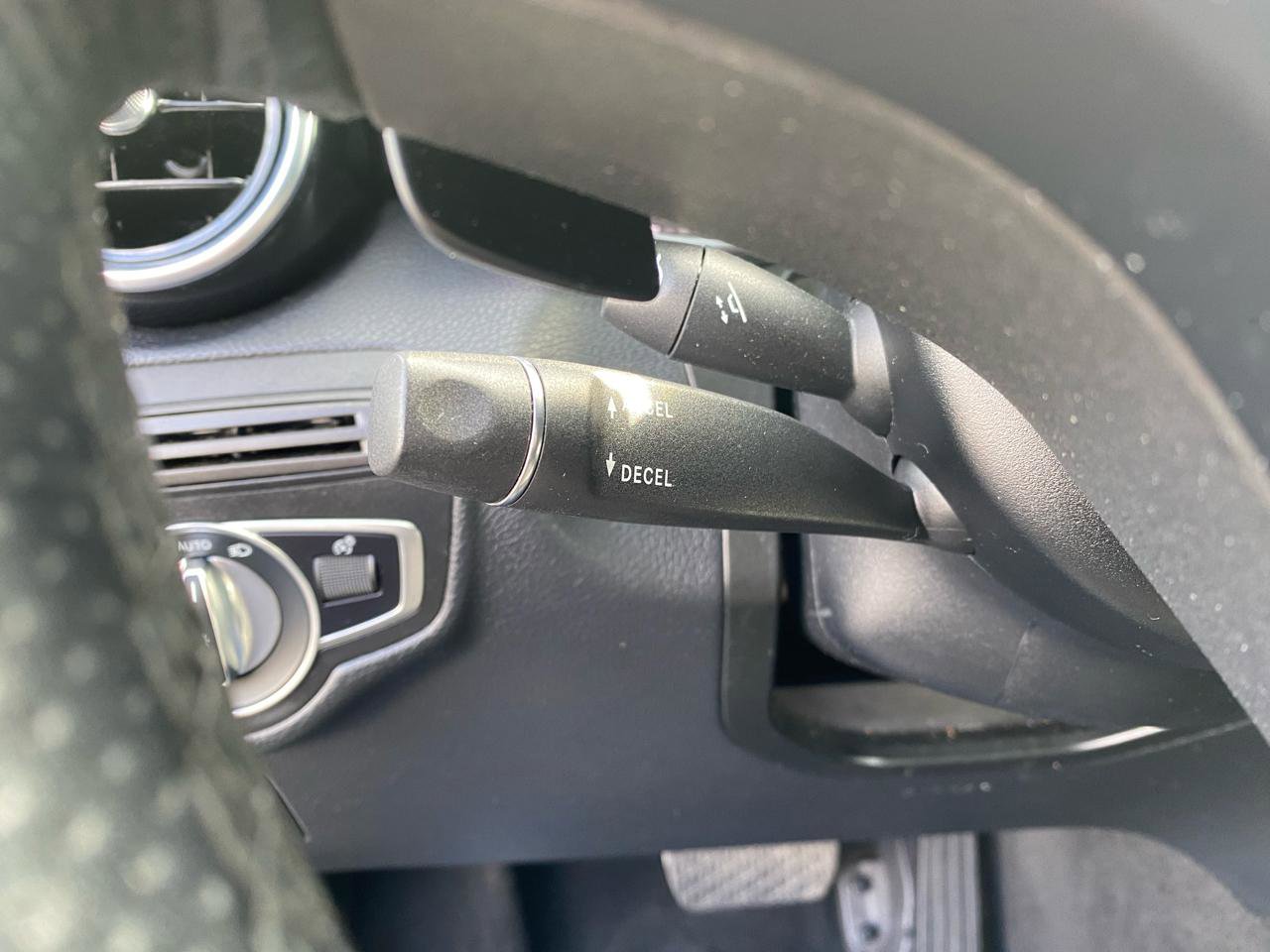 Used 2019 Mercedes-Benz GLC 300 4MATIC w/ Premium Package image 32