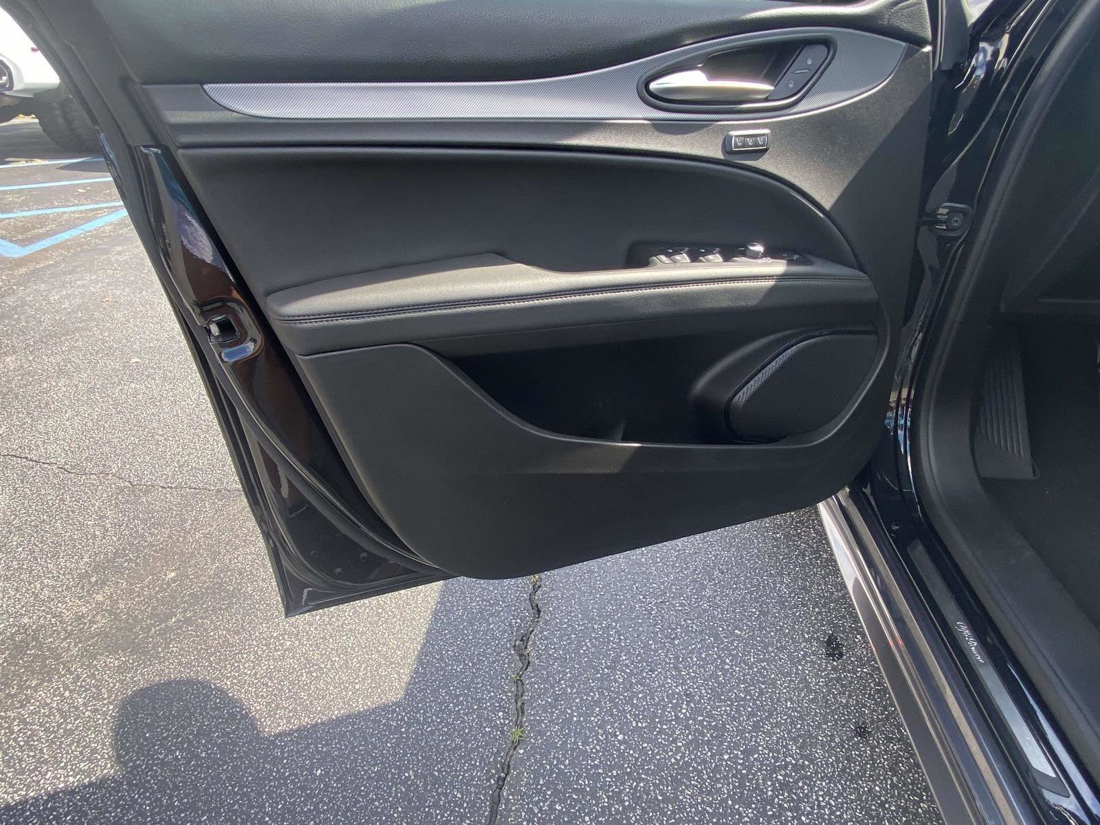 Used 2024 Alfa Romeo Stelvio Ti image 14