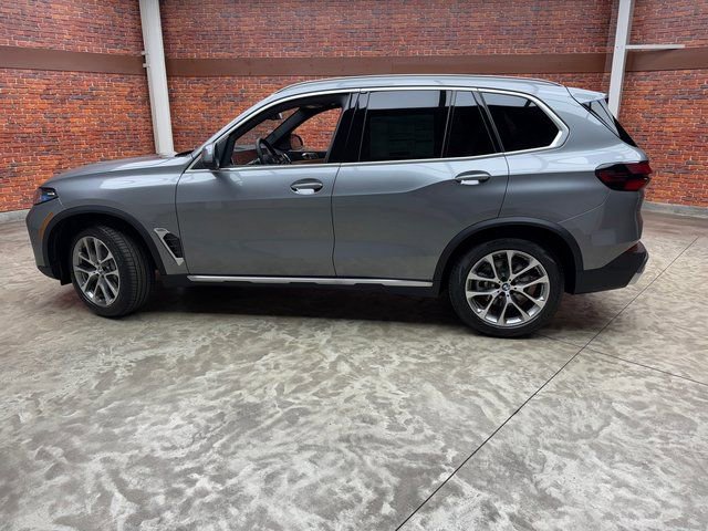 Used 2026 BMW X5 xDrive40i image 2