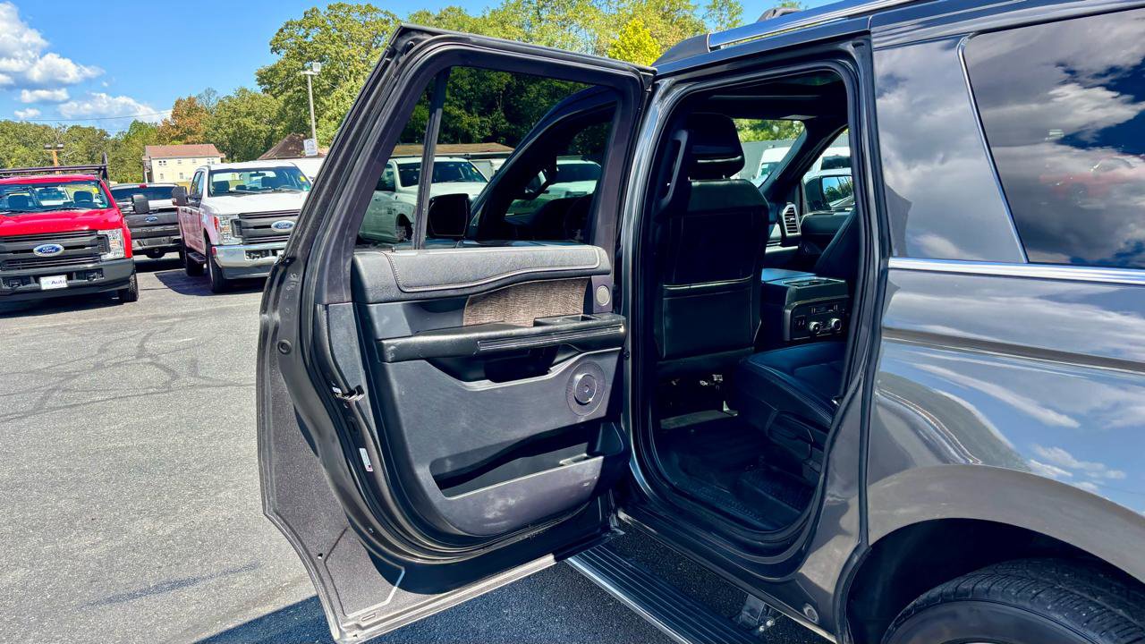 Used 2019 Ford Expedition Max Limited w/ Texas Edition Package RWD image 19