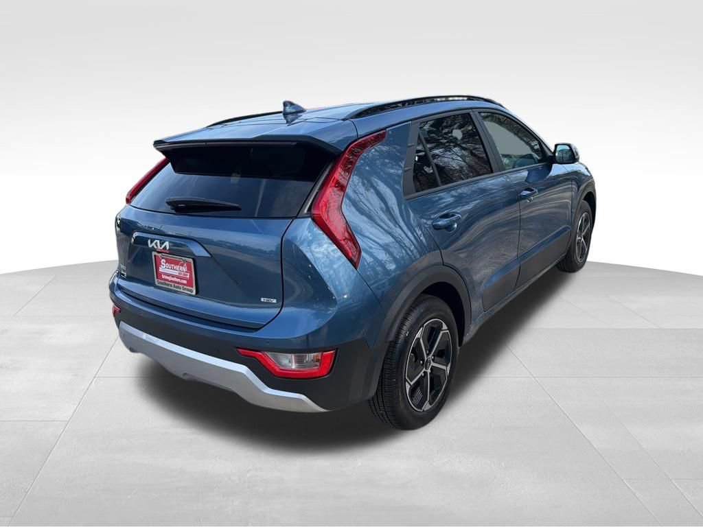 Certified 2025 Kia Niro EX image 6