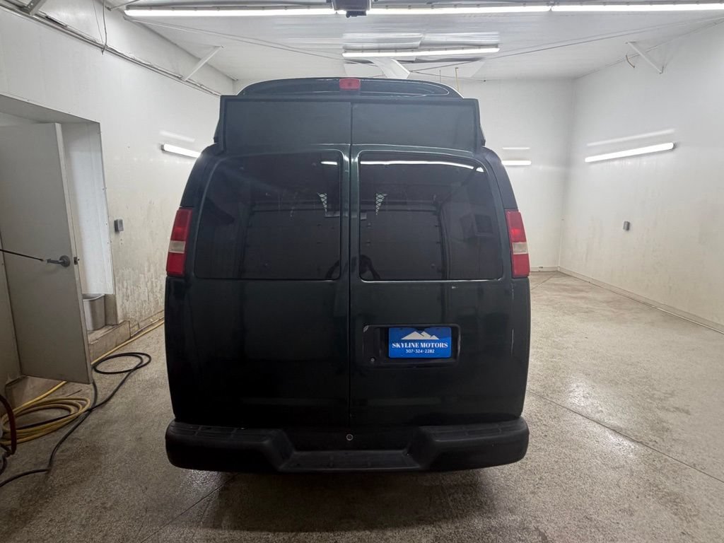 Used 2011 Chevrolet Express 3500 LS RWD image 4