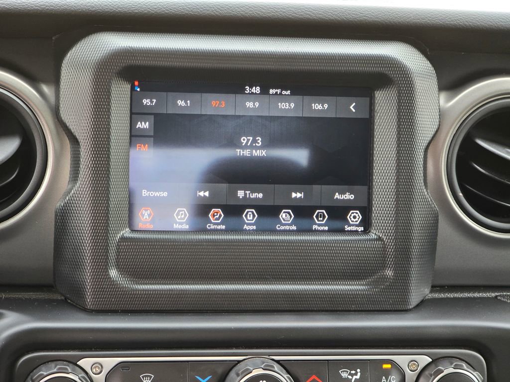 Used 2023 Jeep Gladiator Sport image 9