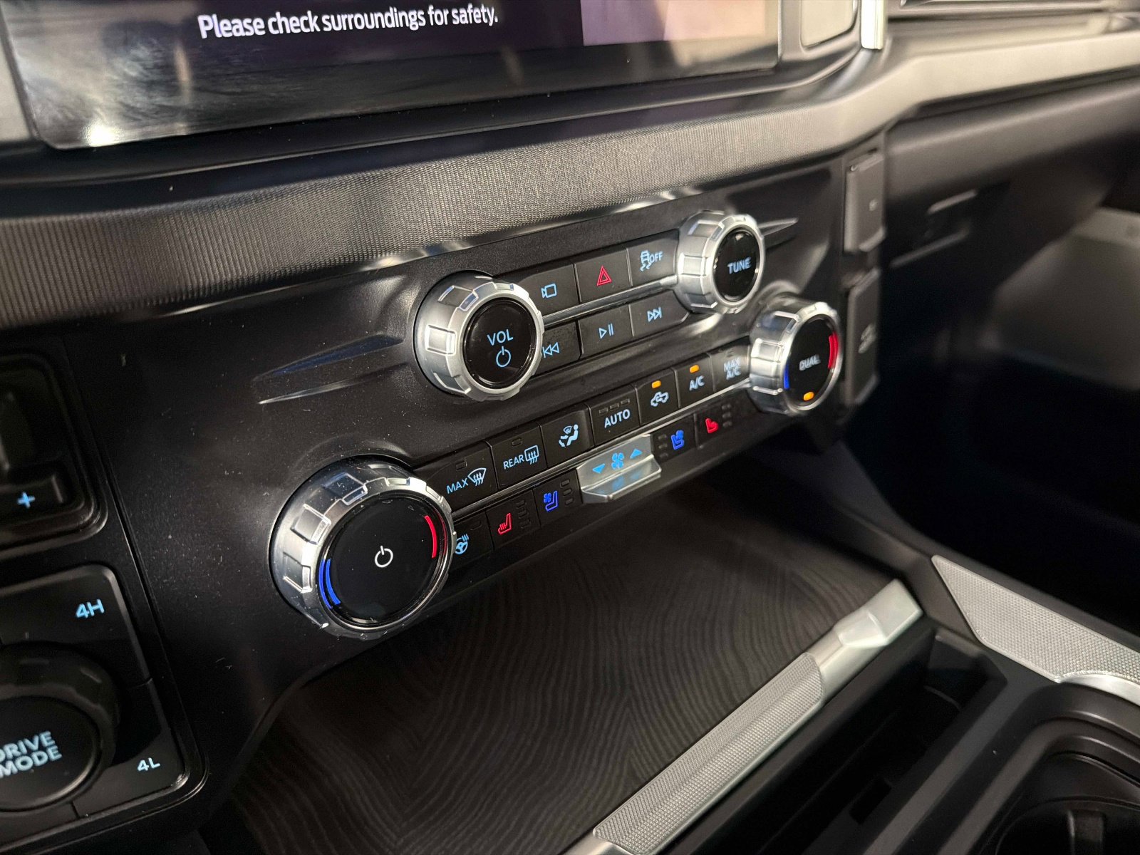 Used 2025 Ford F250 Platinum AWD/4WD image 47