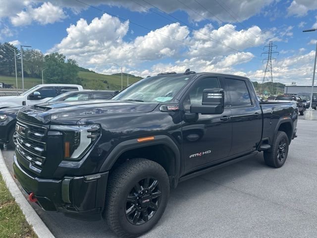 Used 2024 GMC Sierra 2500 AT4 w/ AT4 Preferred Package image 3