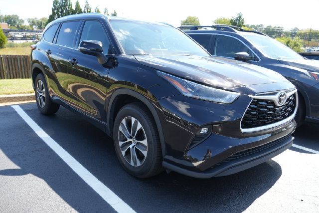 Used 2021 Toyota Highlander XLE