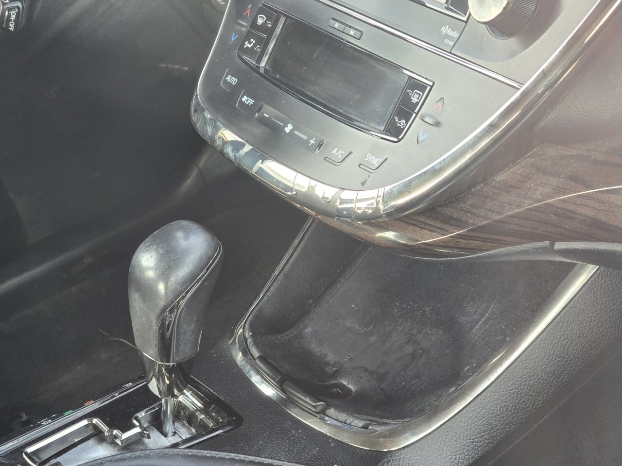 Used 2013 Toyota Avalon XLE Touring FWD image 14