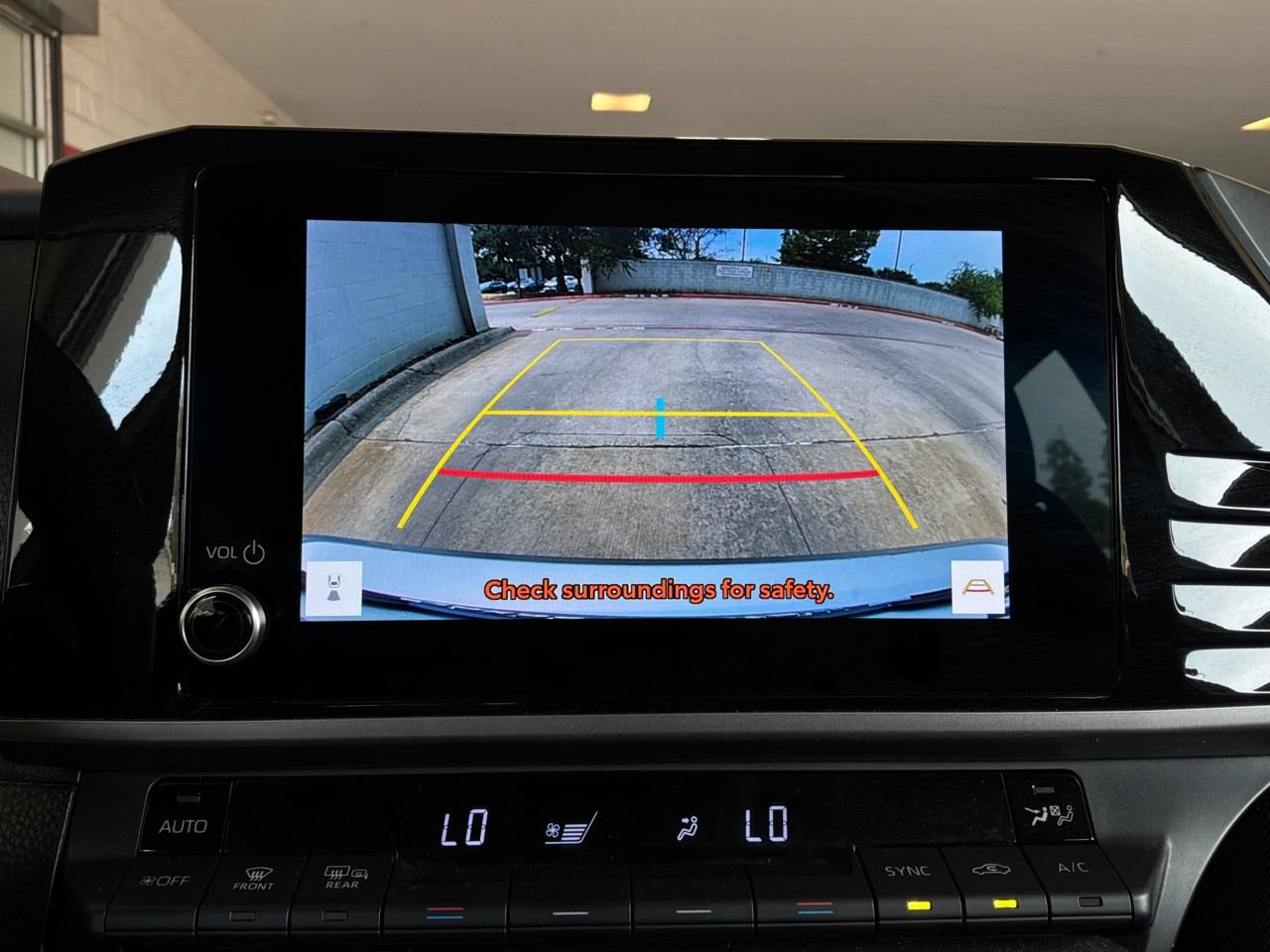Used 2025 Toyota Camry LE FWD image 33