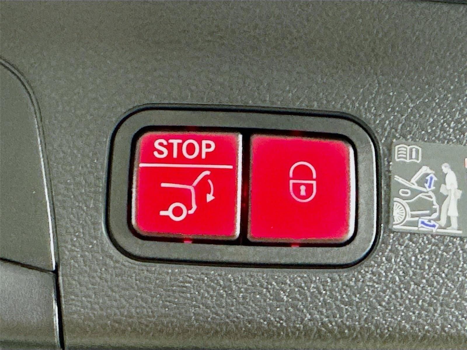 Used 2026 Mercedes-Benz GLS 450 4MATIC image 36