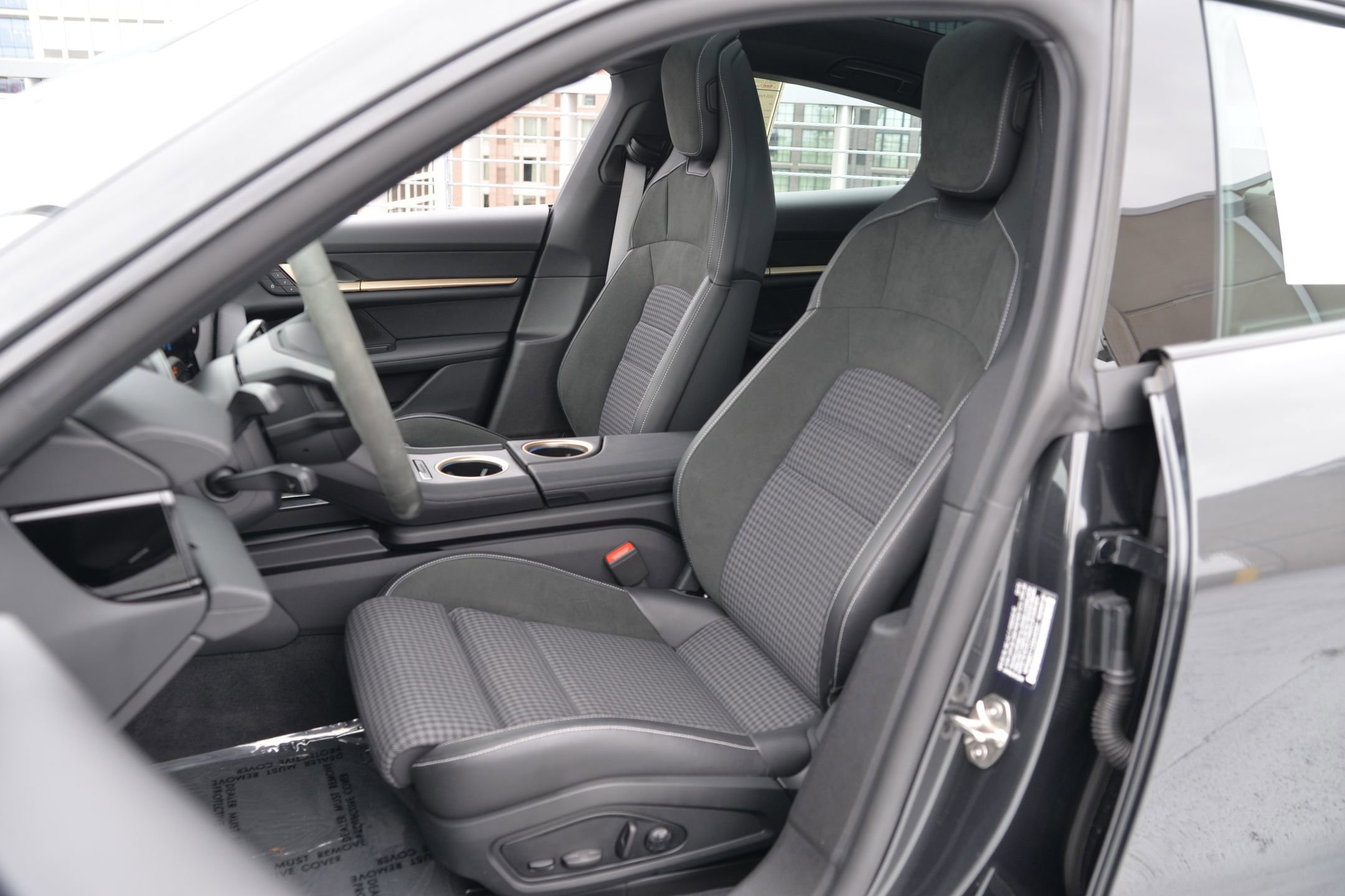 Certified 2025 Porsche Taycan 4S image 5