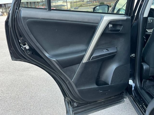 Used 2018 Toyota RAV4 LE image 20