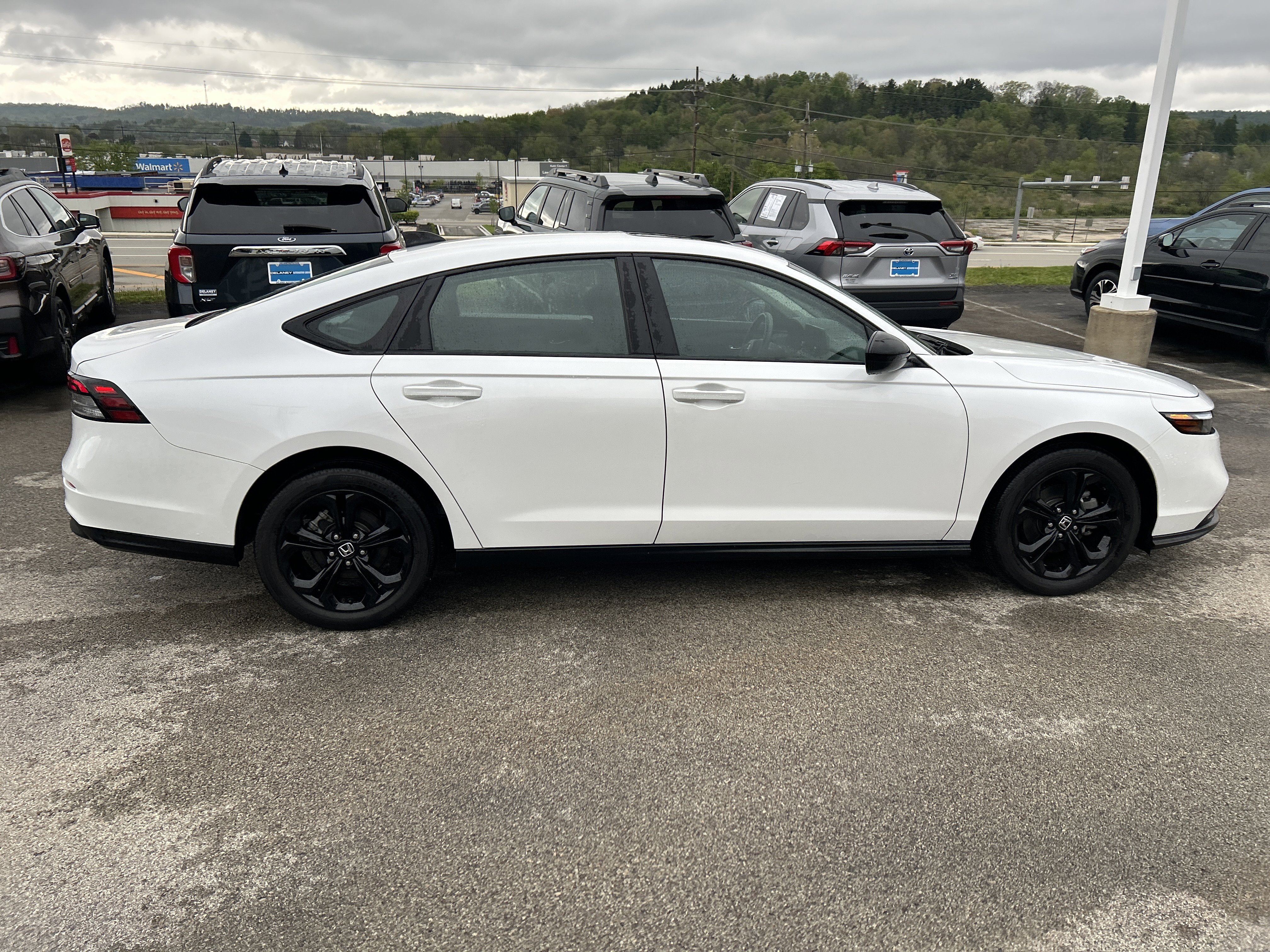 Used 2025 Honda Accord SE image 10