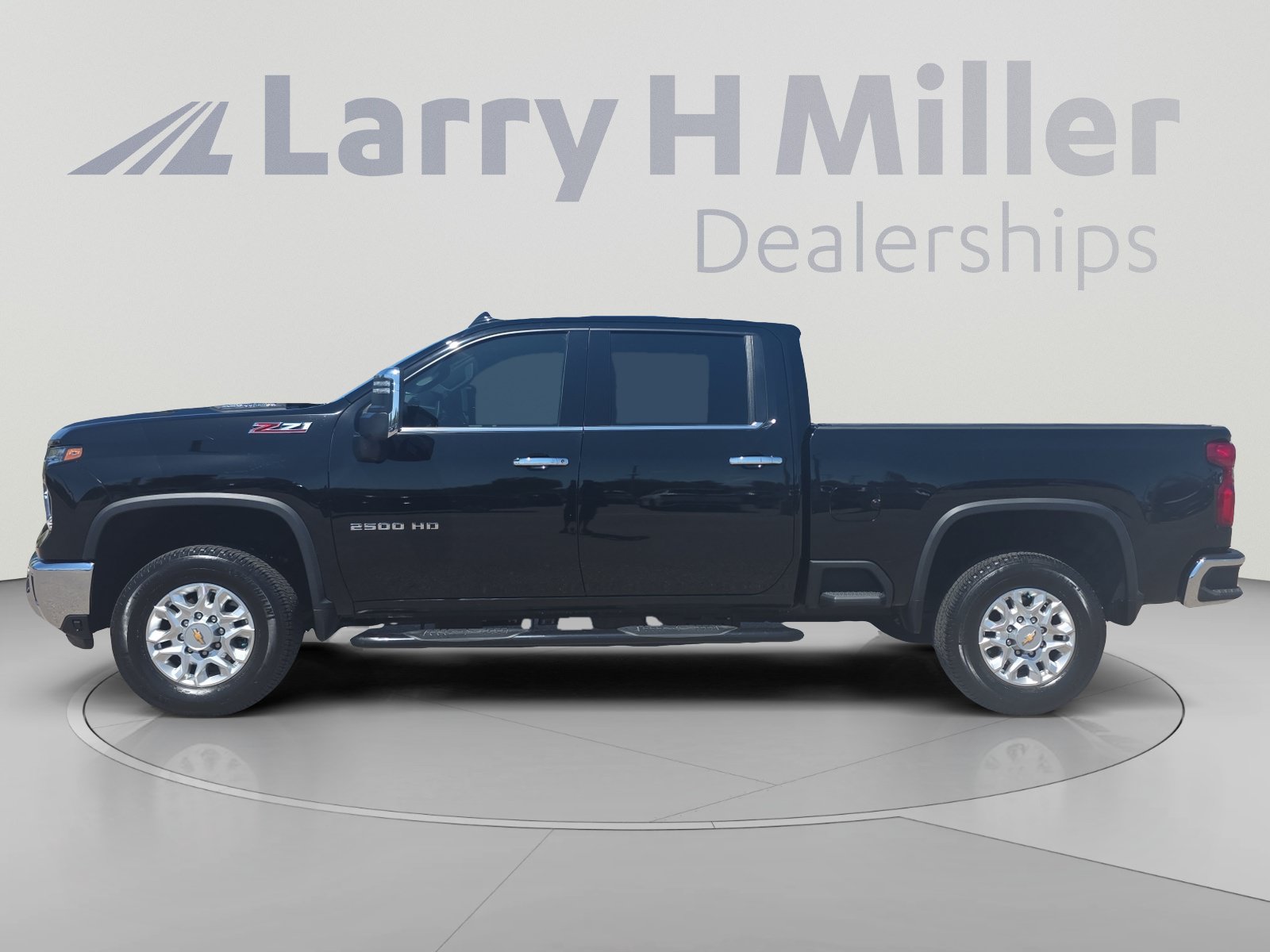 Used 2024 Chevrolet Silverado 2500 LTZ w/ LTZ Convenience Package AWD/4WD image 2