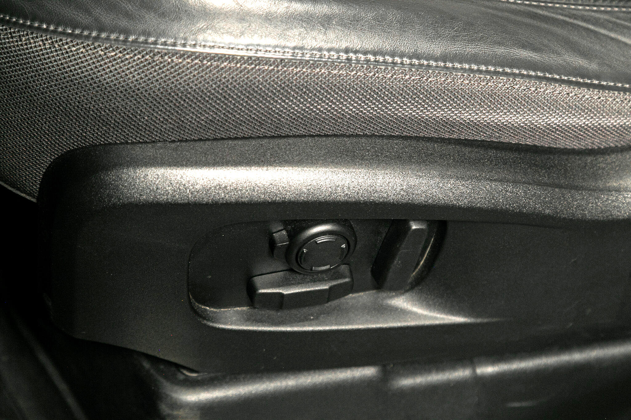 Used 2020 Land Rover Defender 110 X image 22