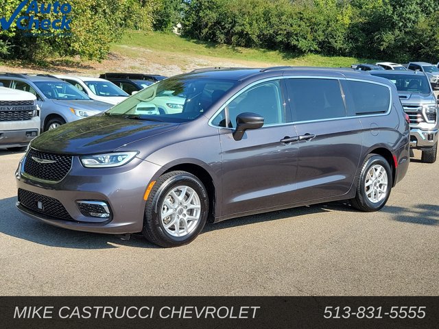 Used 2022 Chrysler Pacifica Touring-L FWD image 1