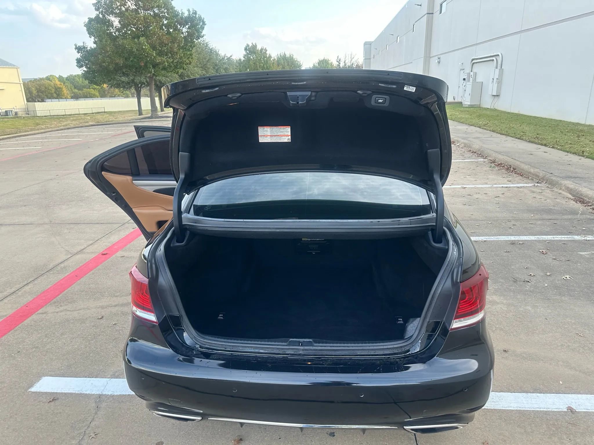 Used 2016 Lexus LS 460 image 21