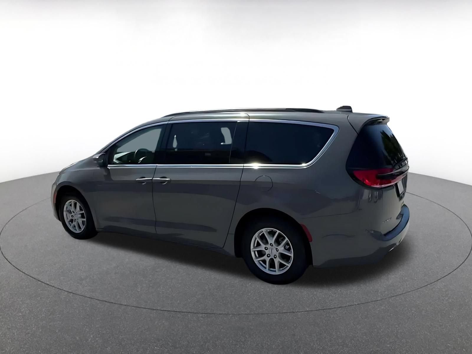 Used 2022 Chrysler Pacifica Touring-L FWD image 8