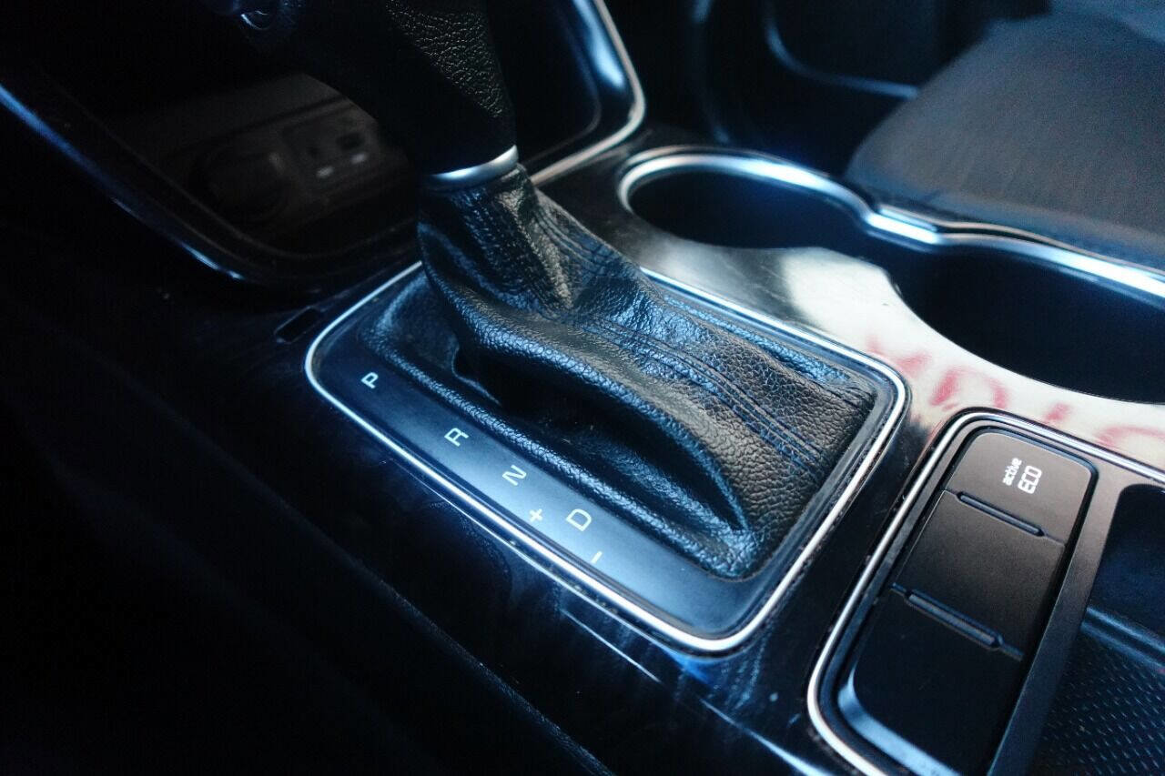 Used 2015 Kia Sorento LX image 17