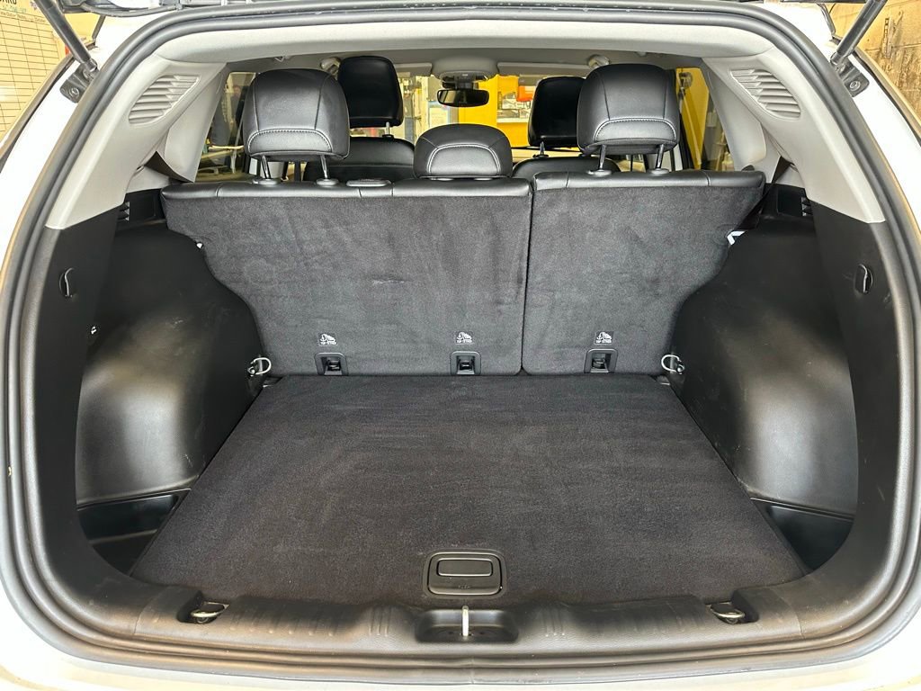 Used 2022 Jeep Compass Limited image 31