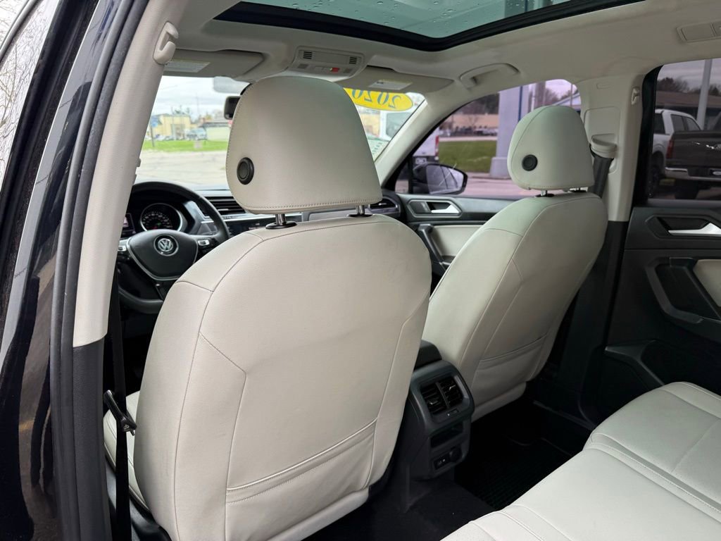 Used 2020 Volkswagen Tiguan SE w/ Panoramic Sunroof Package image 20