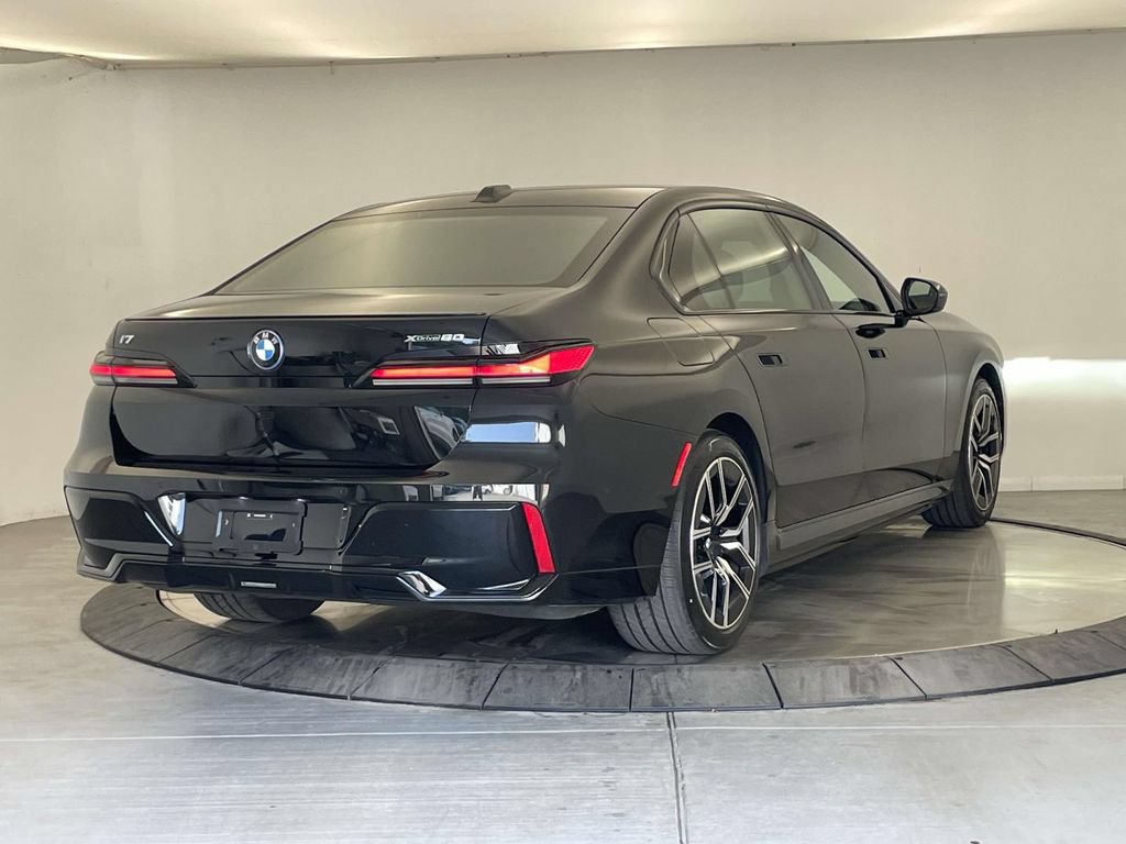 Used 2025 BMW i7 xDrive60 w/ Executive Package AWD/4WD image 5