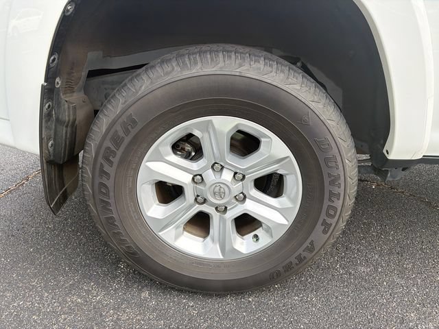 Used 2022 Toyota 4Runner SR5 Premium w/ Moonroof Package RWD image 19