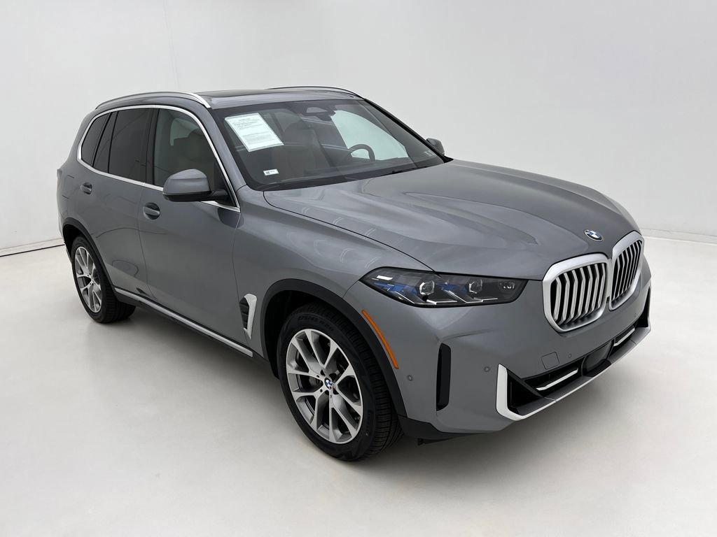 Certified 2024 BMW X5 xDrive40i w/ Premium Package AWD/4WD image 2
