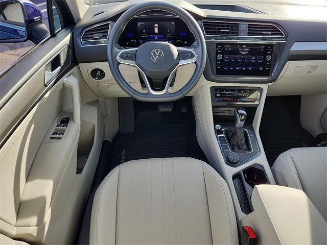 Used 2022 Volkswagen Tiguan SE w/ Panoramic Sunroof Package image 10