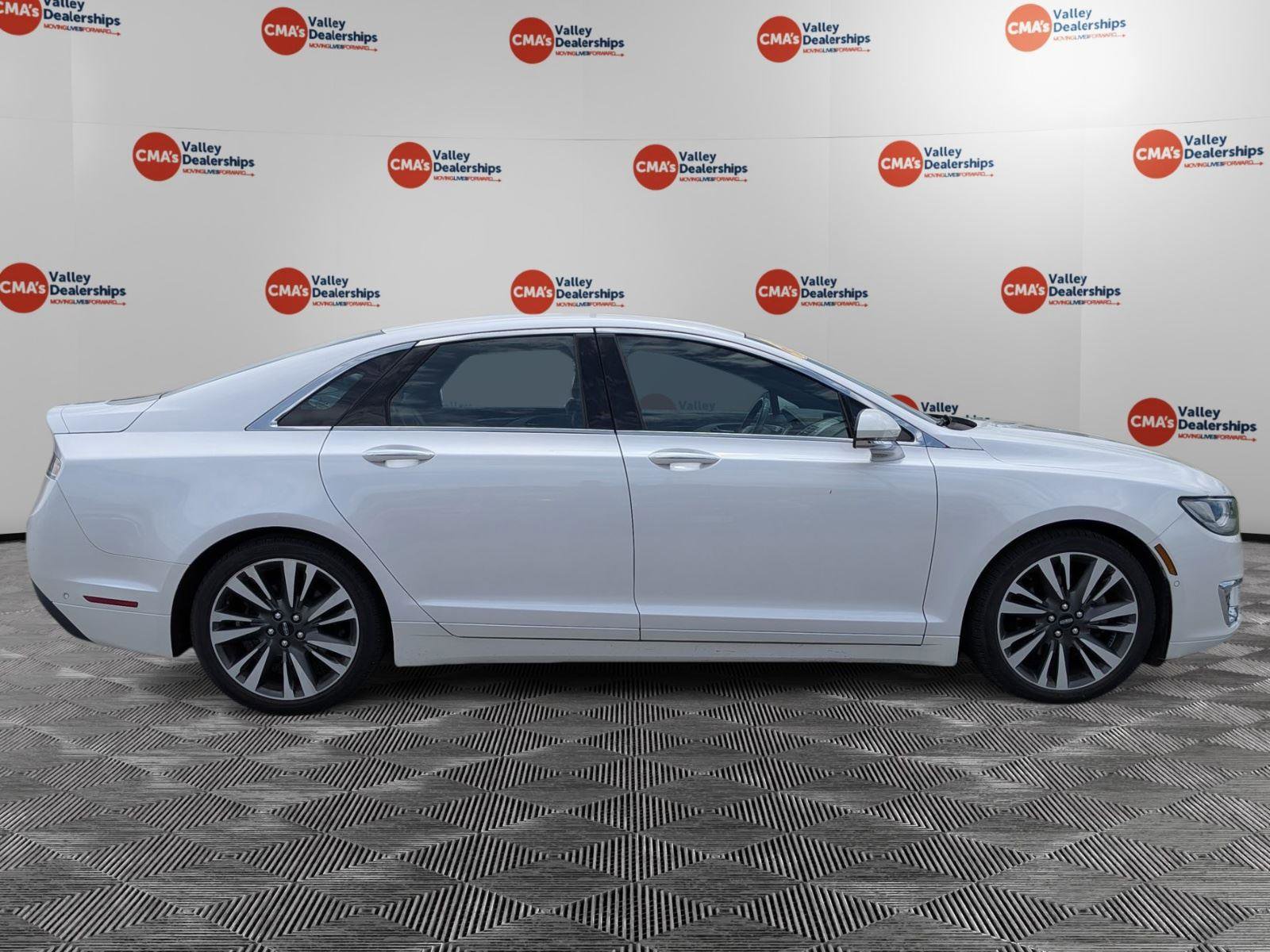 Used 2020 Lincoln MKZ Reserve FWD image 4