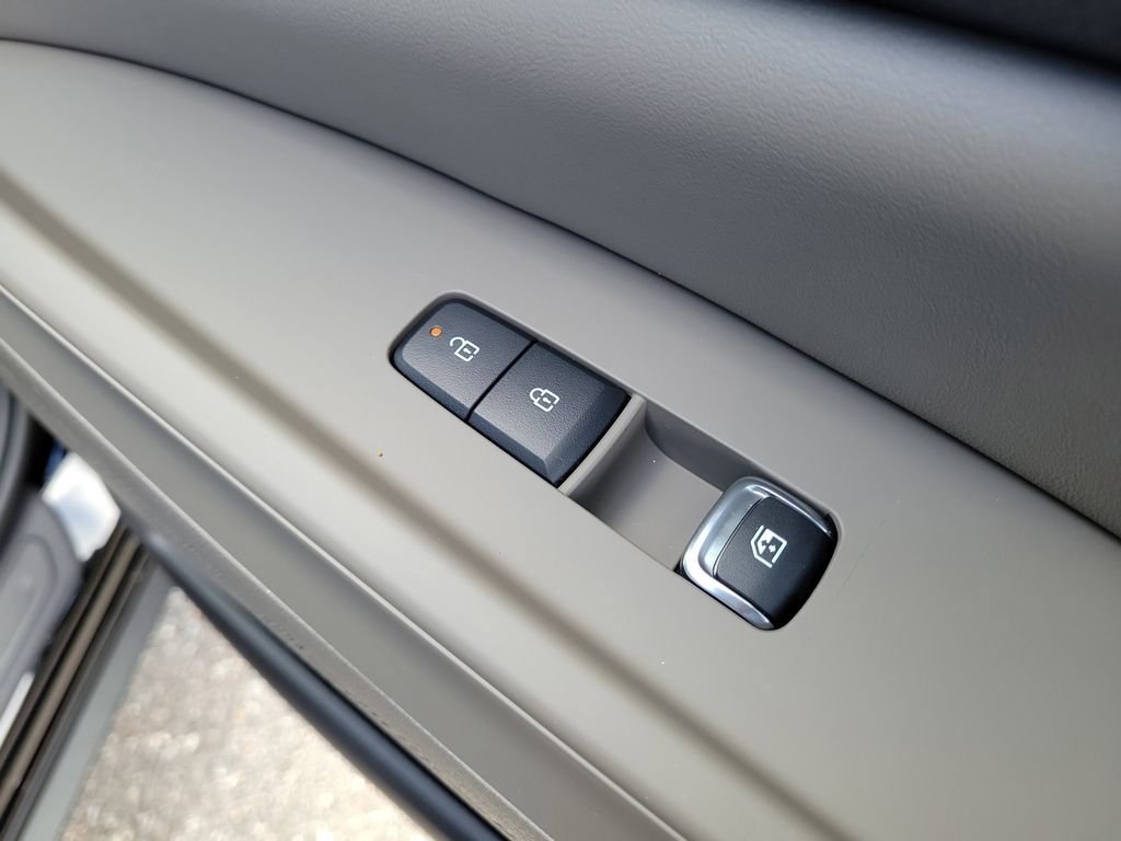 New 2026 Kia Carnival EX FWD image 11