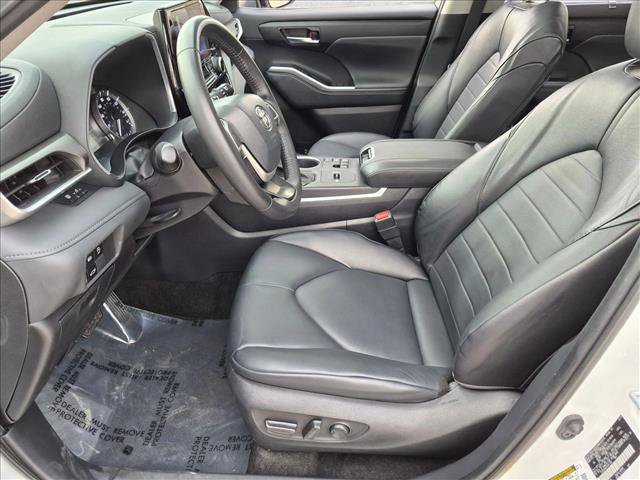 Used 2023 Toyota Highlander XLE FWD image 15