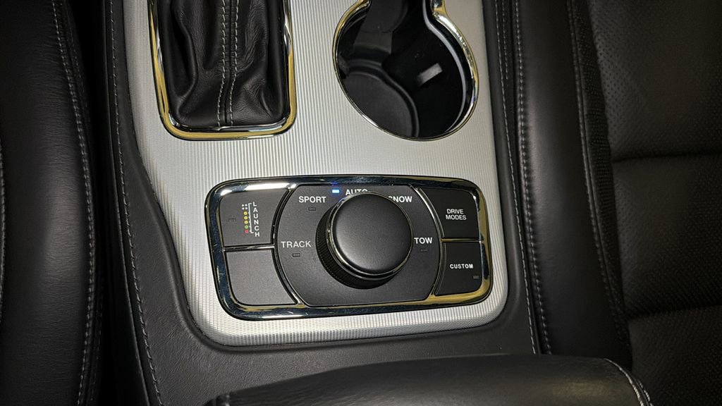 Used 2021 Jeep Grand Cherokee SRT image 29