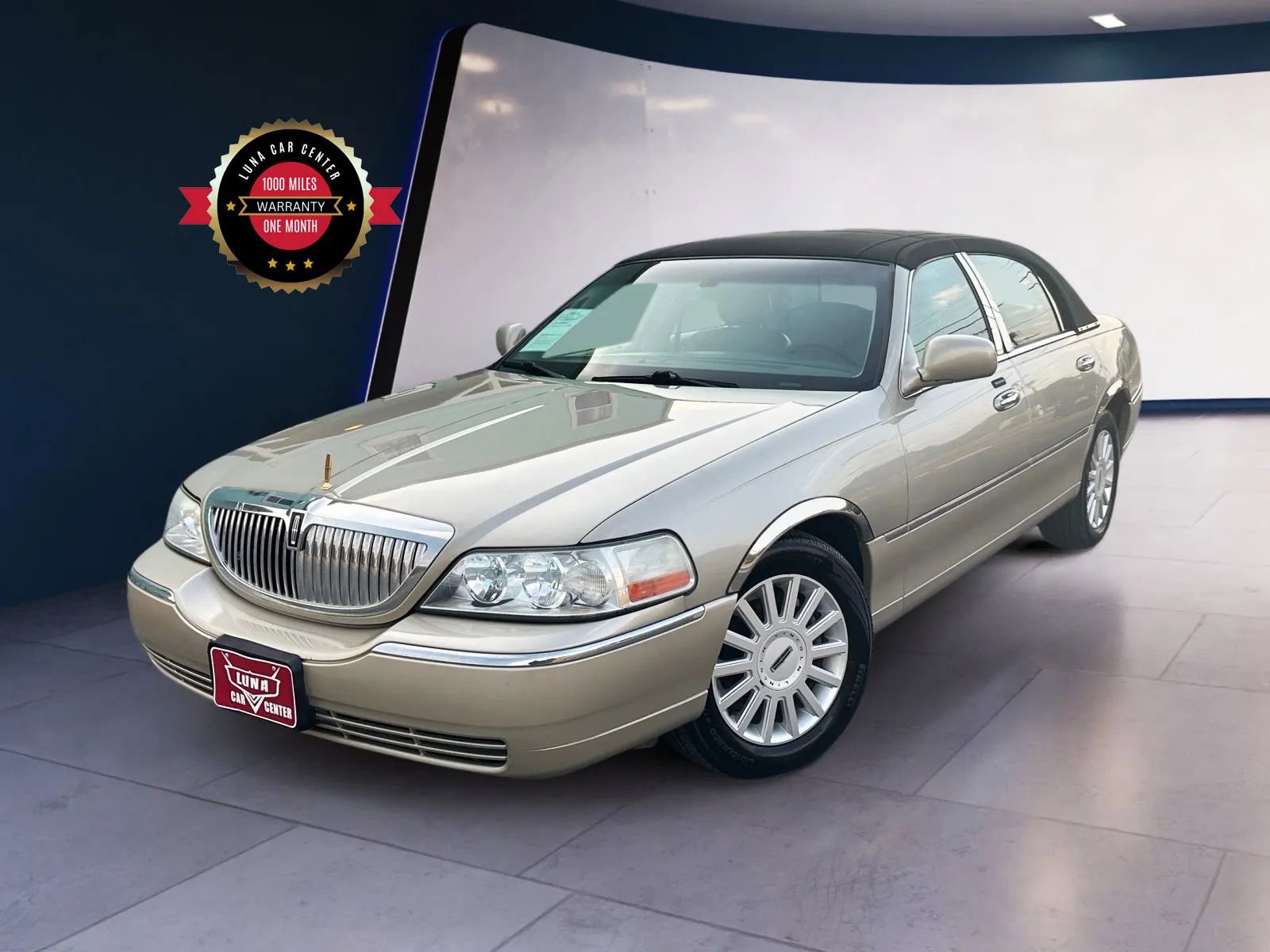 Used 2005 Lincoln Town Car Signature