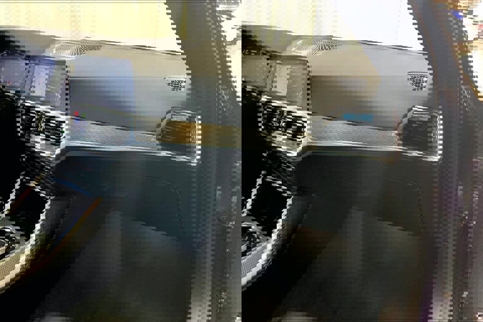 Used 2022 BMW M240i xDrive Coupe w/ Premium Package image 18