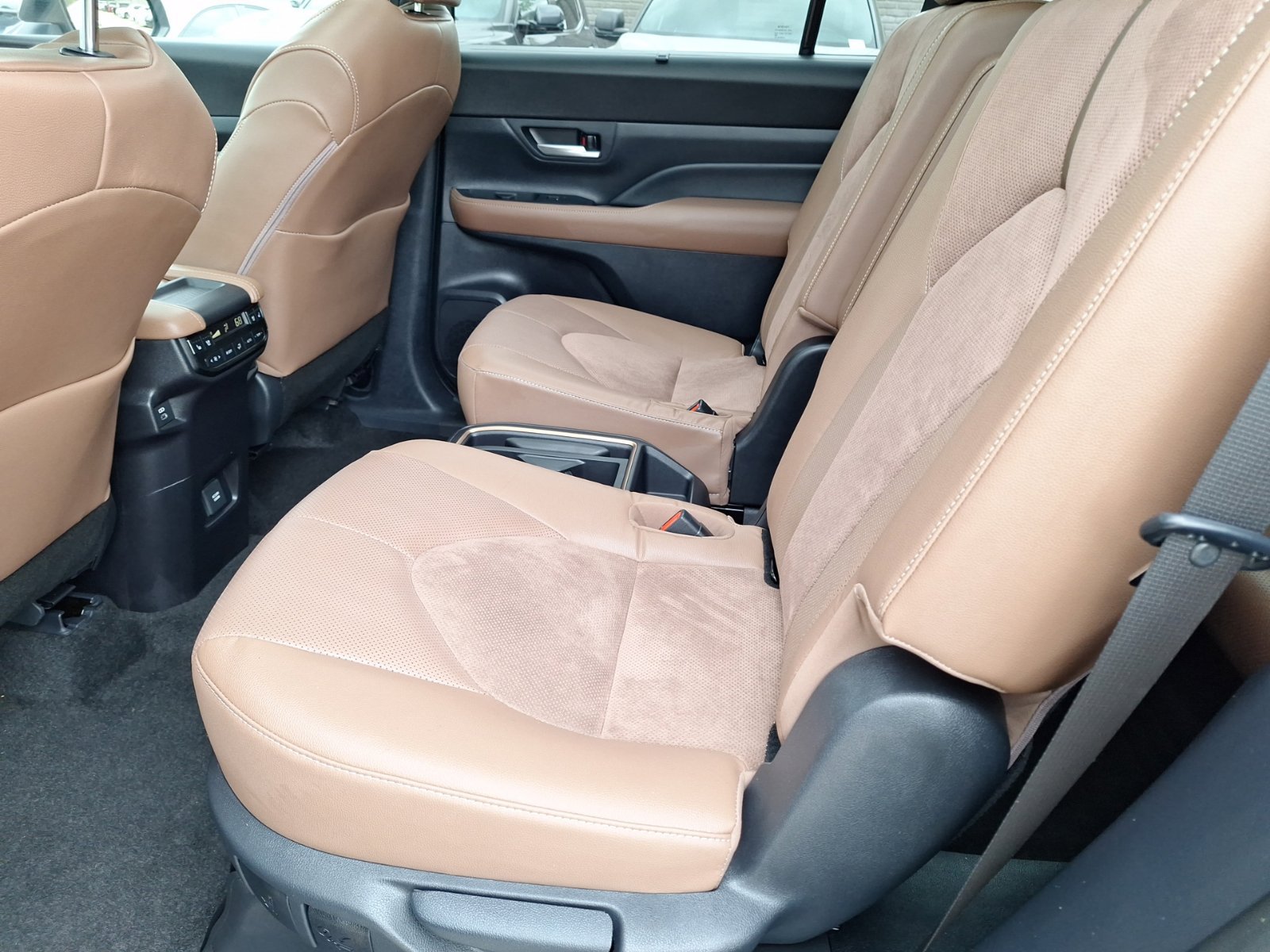 Used 2026 Toyota Grand Highlander AWD Hybrid image 30