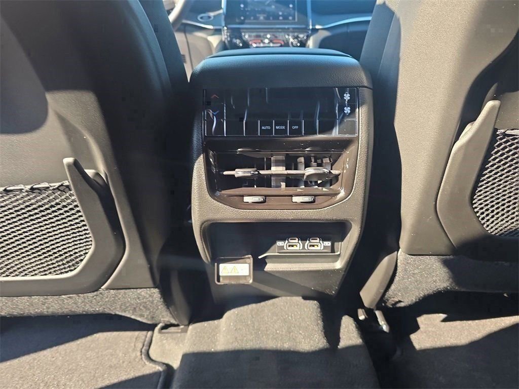 New 2025 Jeep Grand Cherokee L Altitude image 26