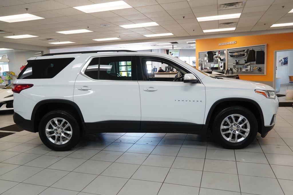 Used 2021 Chevrolet Traverse LT image 13