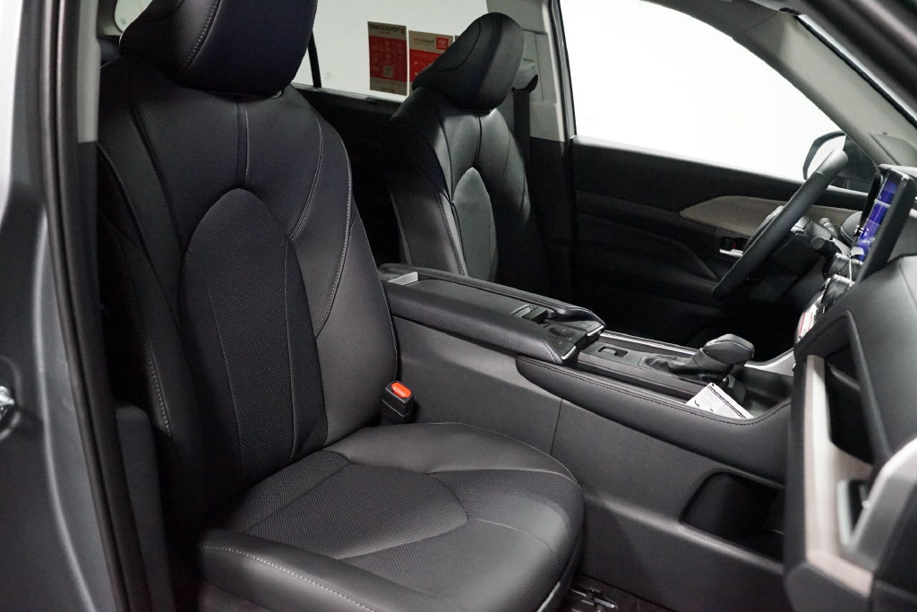 New 2026 Toyota Grand Highlander FWD image 29