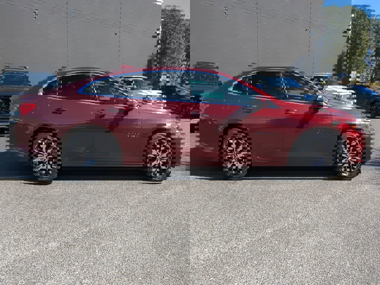 Used 2016 Chevrolet Malibu LT image 2