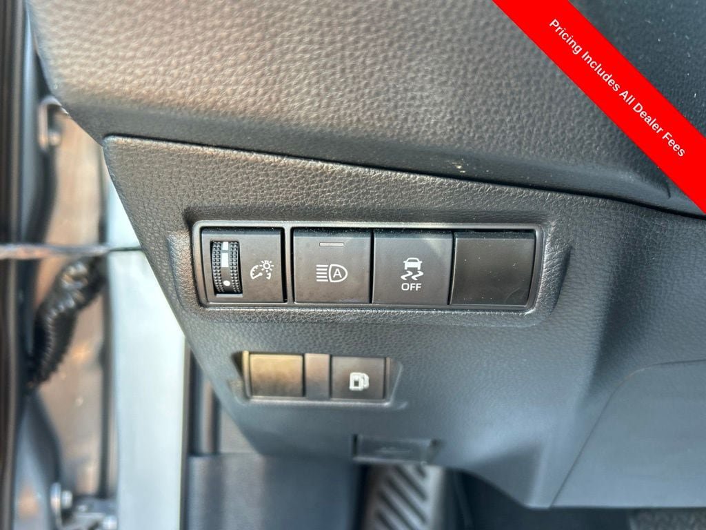 Used 2024 Toyota Corolla Cross AWD Hybrid w/ Moonroof Package image 7