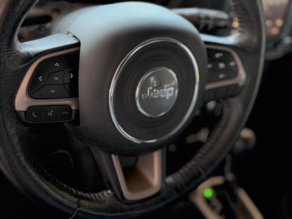 Used 2016 Jeep Renegade Limited AWD/4WD image 23