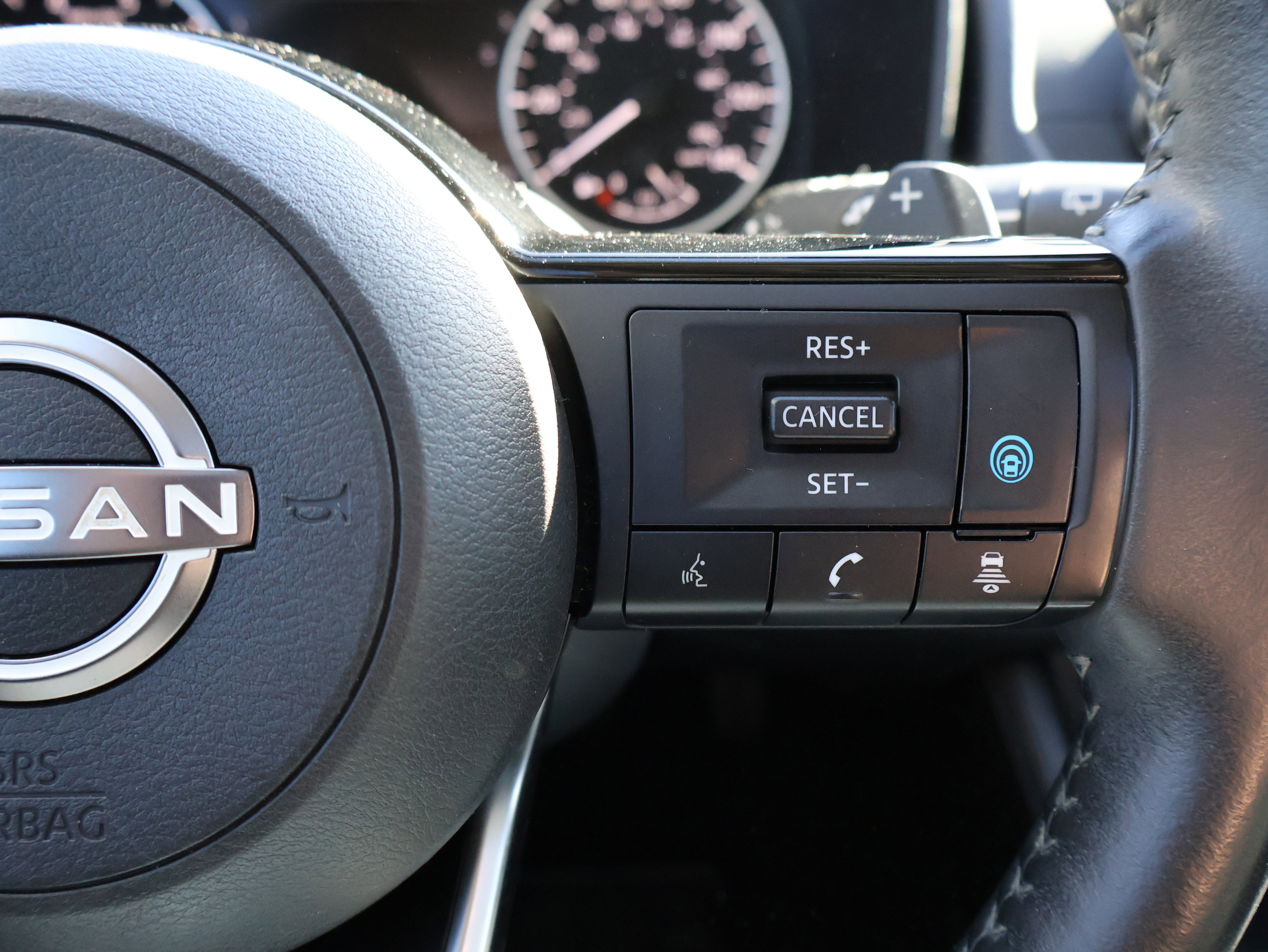 Used 2022 Nissan Rogue SL image 38