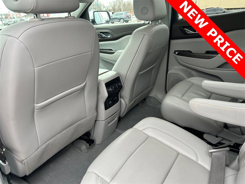 Used 2023 GMC Acadia SLT w/ Technology Package image 21
