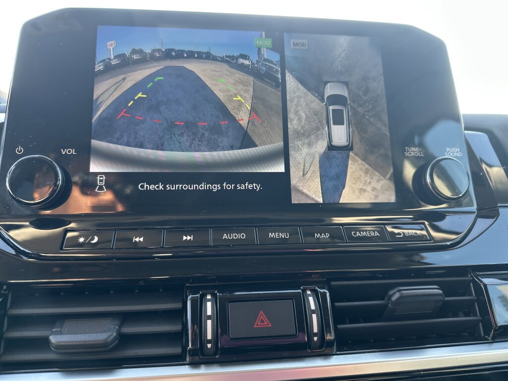 Used 2023 Nissan Pathfinder SL w/ Lighting Package (N92) image 14