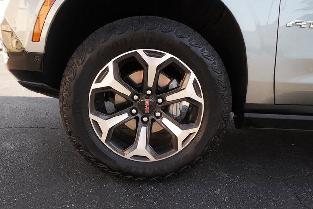 Used 2025 GMC Yukon AT4 Ultimate w/ LPO, Floor Liner Package AWD/4WD image 38