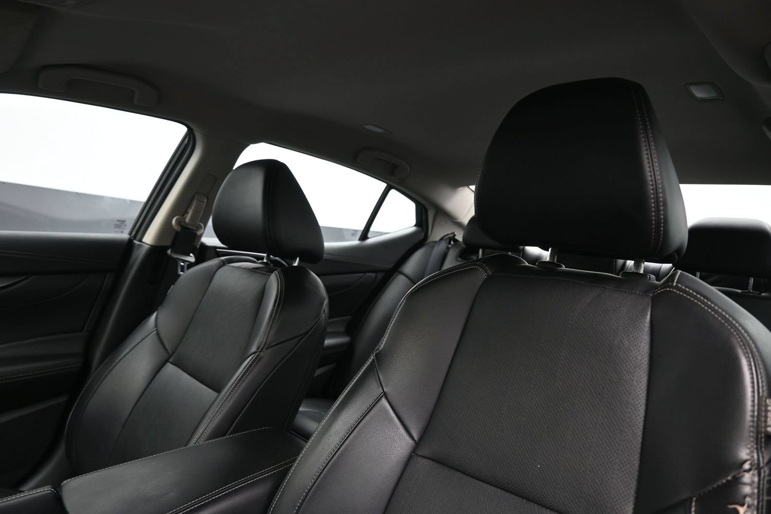 Used 2023 Nissan Maxima SV w/ Floor Mat Group FWD image 2