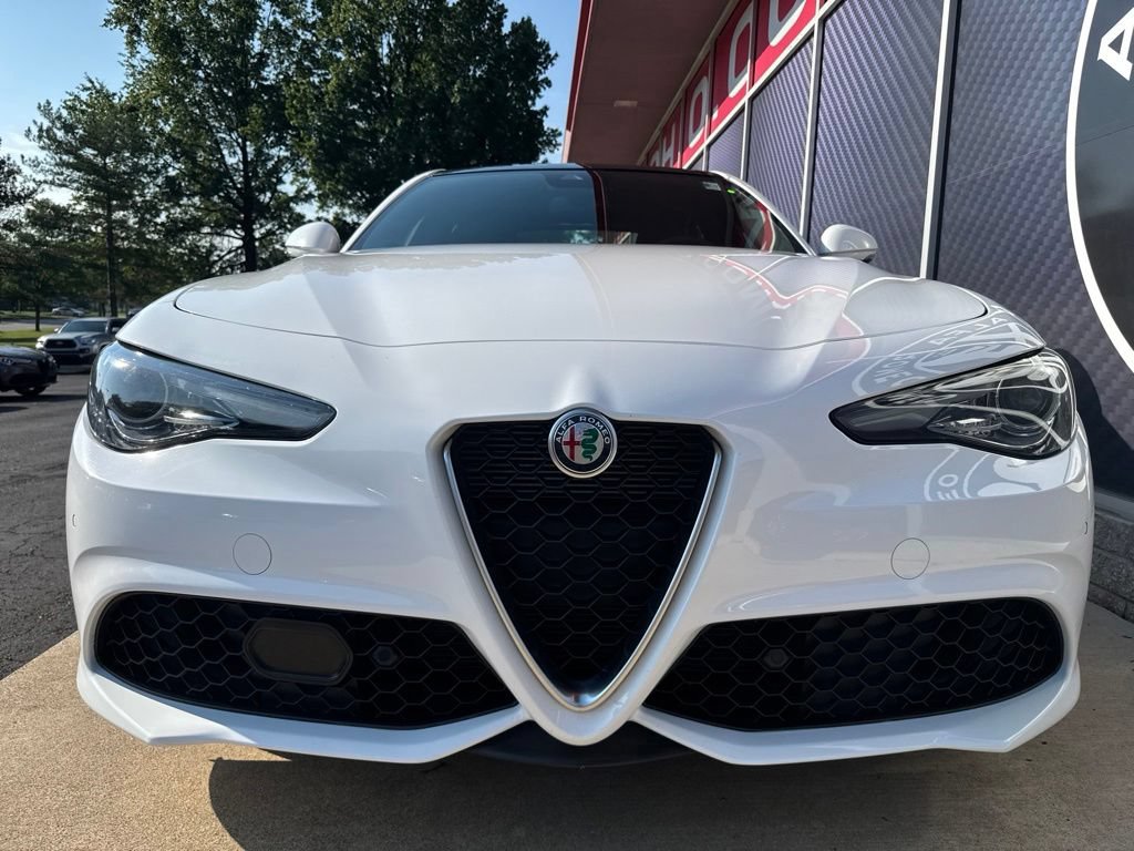Used 2022 Alfa Romeo Giulia Ti AWD/4WD image 8