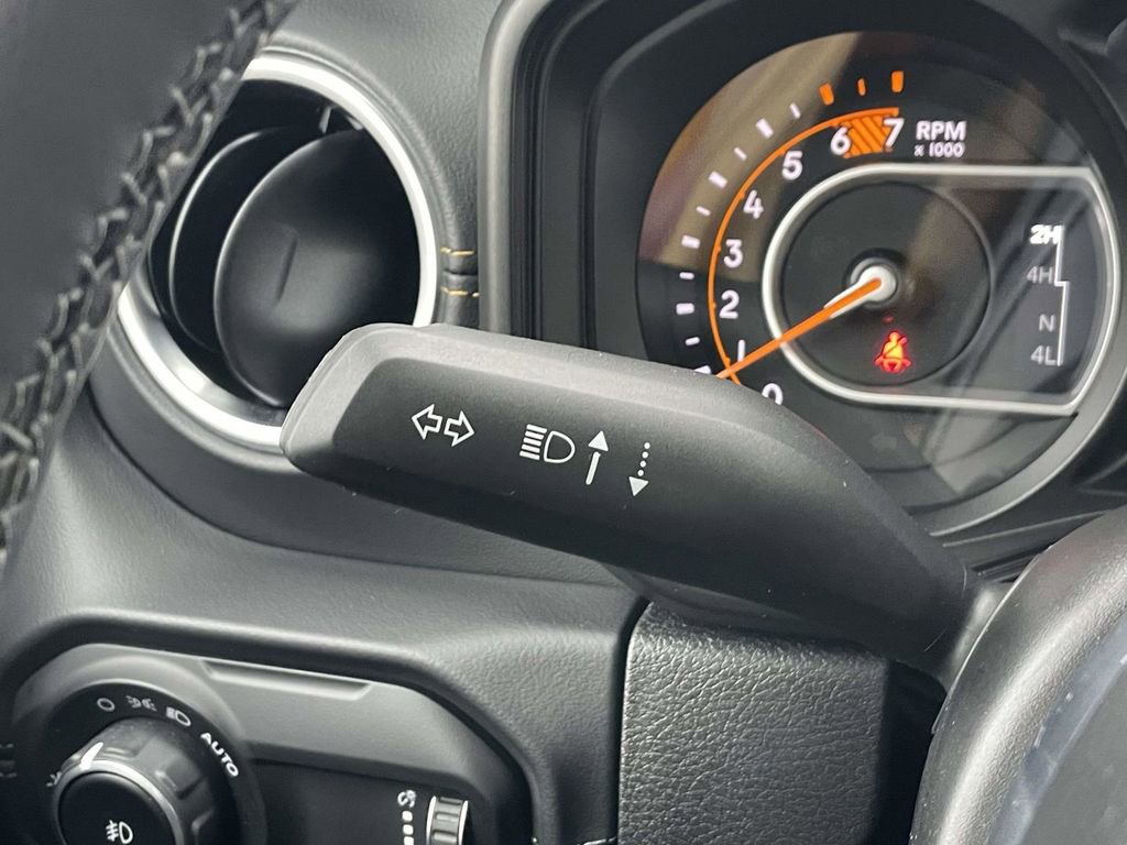 Certified 2025 Jeep Wrangler Sahara image 33