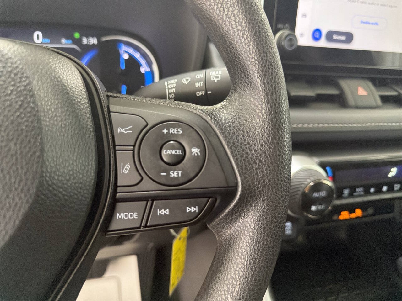 Used 2023 Toyota RAV4 LE AWD/4WD image 16