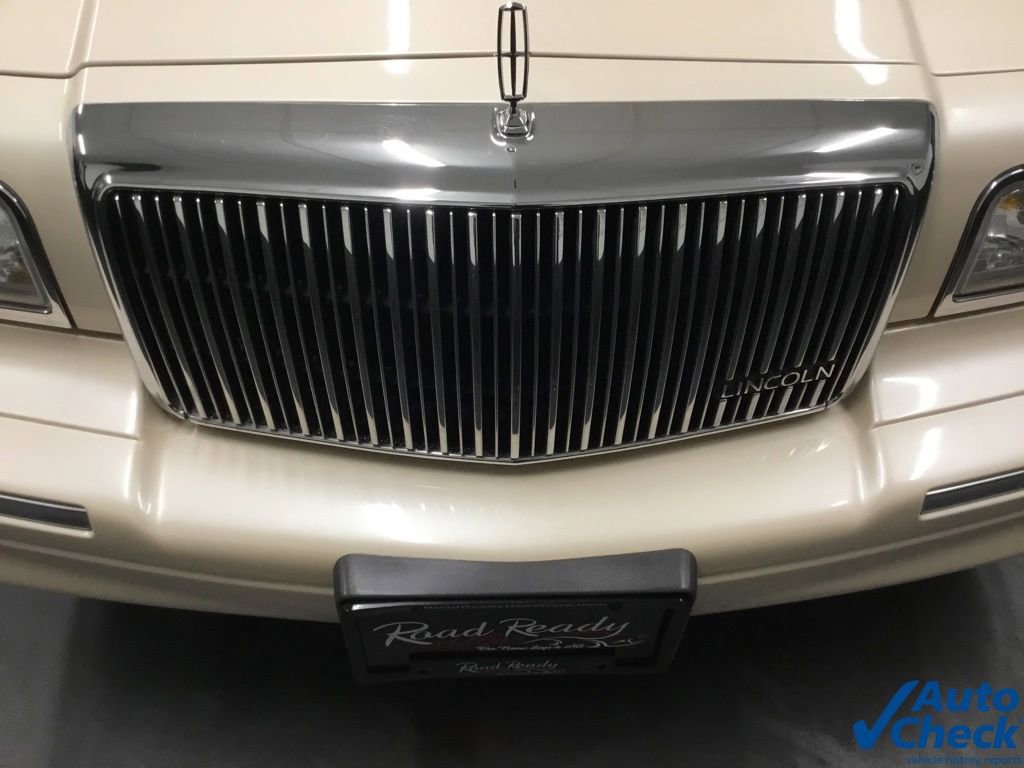 Used 1997 Lincoln Town Car Executive RWD image 18